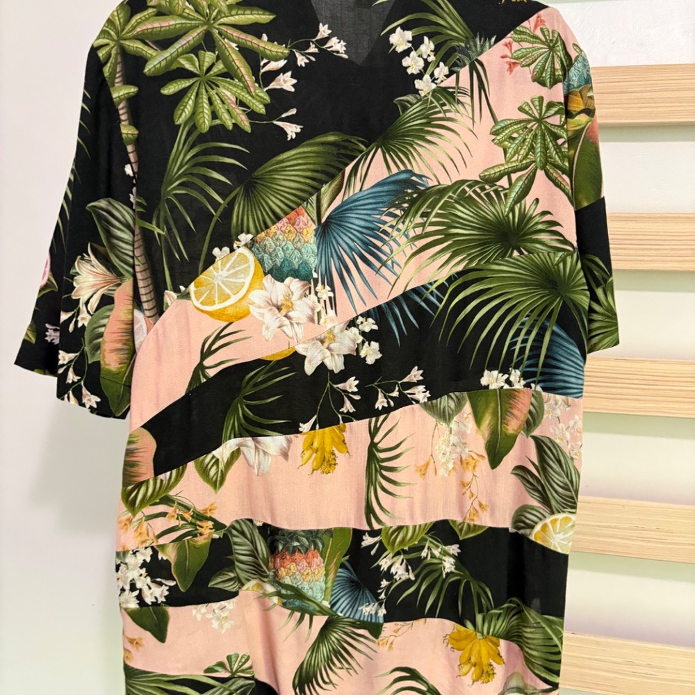 FARM Rio button down shirt - Picture 2 of 2